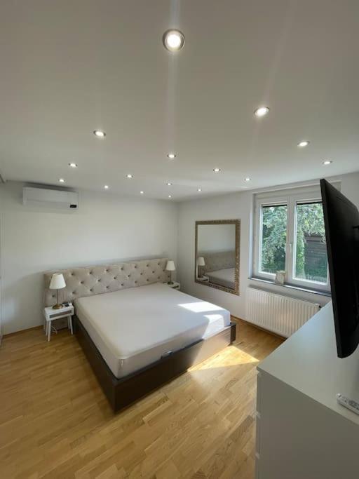 Moderne Wohnung In Der Naehe Vom Parndorf Outlet! Bruckneudorf Exteriér fotografie